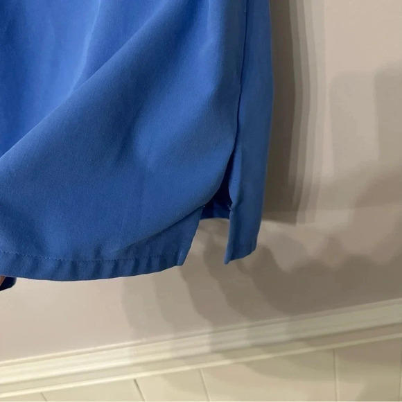 FIGS Technical Collection Catarina One Pocket V-Neck Scrub Top Blue Size M GUC - Picture 9 of 10